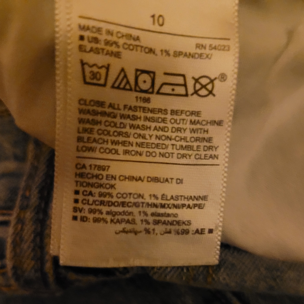 Old Navy Distressed Boyfriend Jeans - Picture 8 of 8